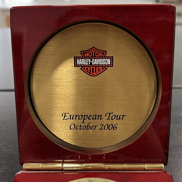 Harley-Davidson Rare Collectable Table World Desk Clock in Wood Display Box - Picture 4 of 11